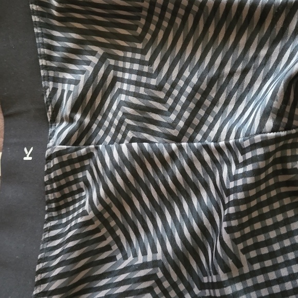 Koral Frame High Rise Leggings In Shadowblack - Picture 7 of 8